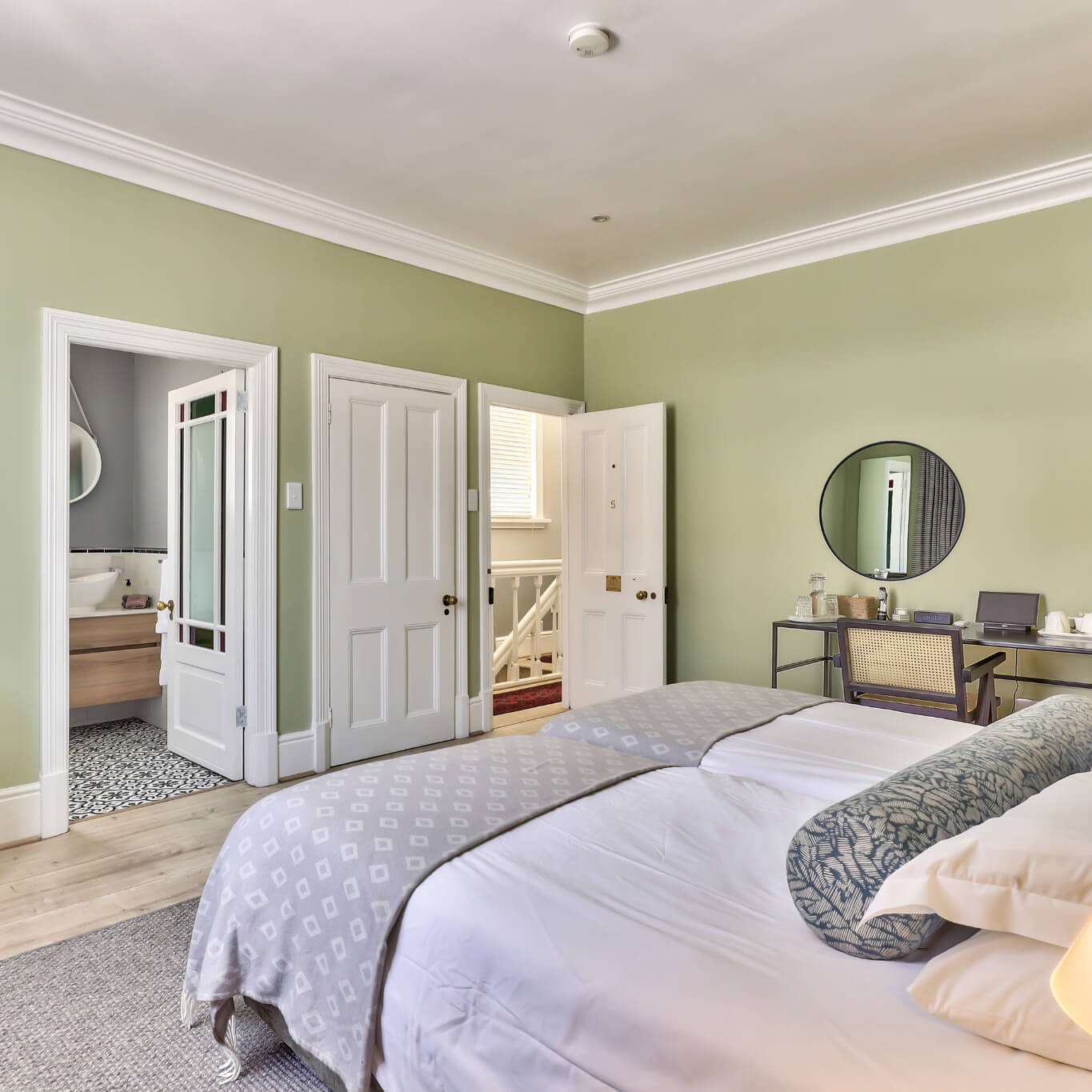 Small bottom Paterson Room image
