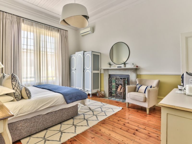 parker cottage fitzroy room
